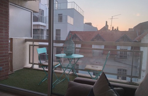 Le Touquet-Paris-Plage Apartment | Sunny, contemporary studio, double cabin, 4 beds, facing west.