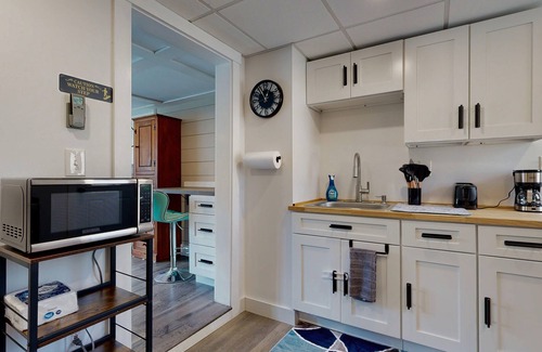 Biddeford Apartment | Sunny Cottage