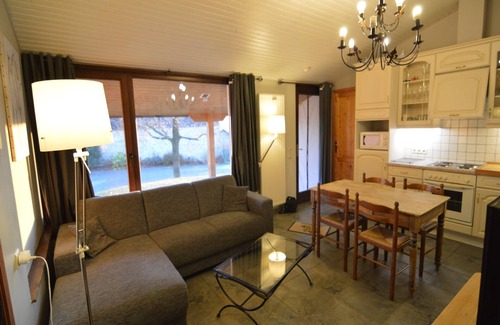 Awagne Cottage | Sunny Cottage with Pool