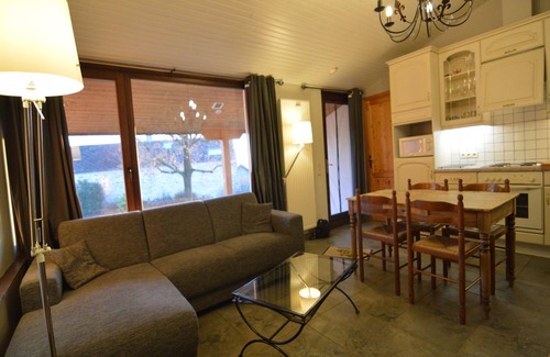 Awagne Cottage | Sunny Cottage with Pool