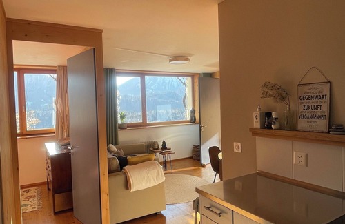 Trin Apartment | Sunny & cozy apartment with mountain view, very private, free parking, public transport