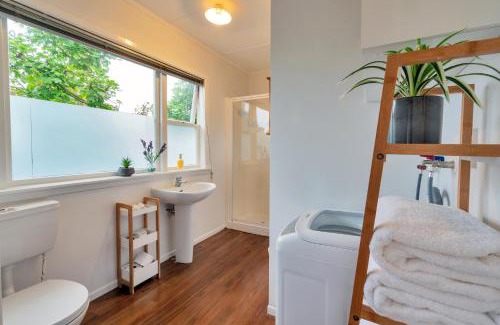 Grey Lynn House | Sunny & Cozy Home near Western Springs