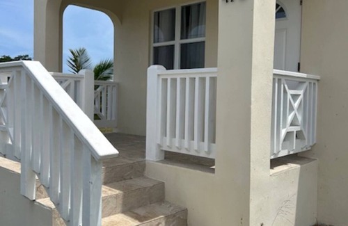 Estate Enfield Green Cottage | Sunny Crucian Retreat