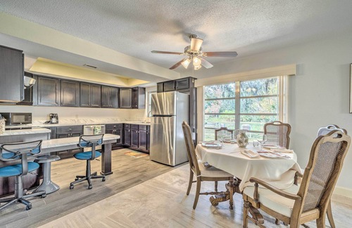 Crystal River House | Sunny Crystal River Home w/Screened-In Porch