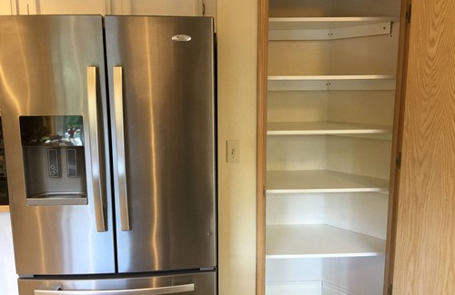 Klahanie House | Sunny culdesac home: pet friendly fenced ac garage fireplace