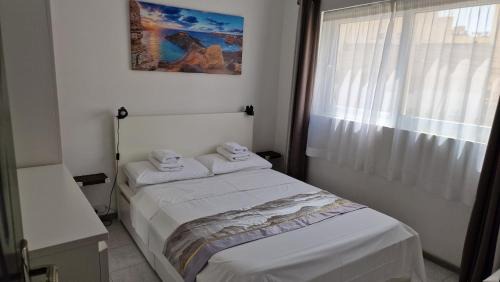 Bugibba Apartment | Sunny Day Flat