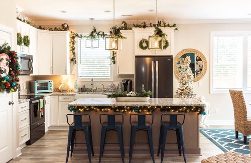 North Carolina Coast House | Sunny days always inside and out…cheer of Christmas all around!
