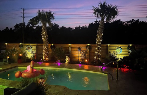 North Carolina Coast House | Sunny days always inside and out…cheer of Christmas all around!