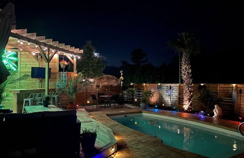 North Carolina Coast House | Sunny days always inside and out…cheer of Christmas all around!