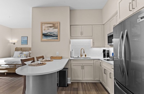 Morehead City Condo | Sunny Days Retreat- Waterfront Getaway in the Heart of Morehead City!