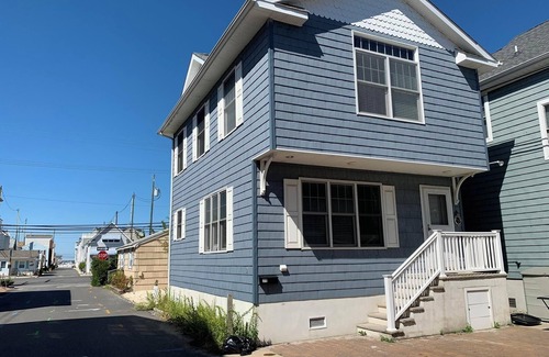 Ocean Beach I House | Sunny Days Sandy Toes-Lavallette NJ-4 Bedroom 2 bath-Family Ocean Beach House