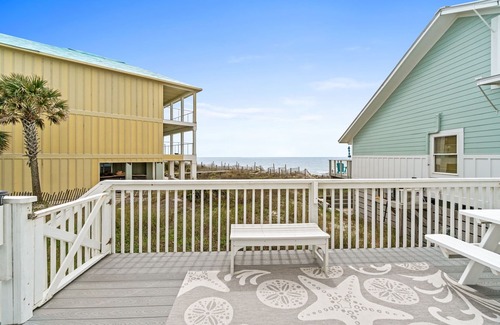 Cape San Blas House | Sunny Daze - Gulf View, Easy Walk To Beach, WiFi, Sleeps 7