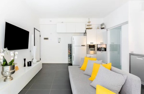 Foppette Apartment | Sunny Design Loft in Milan