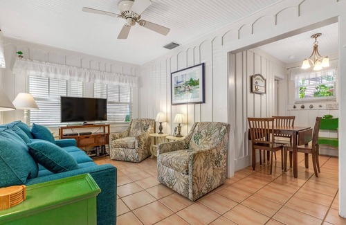 Anna Maria Cottage | Sunny dog-friendly cottage with spacious patio and grill, steps from the beach