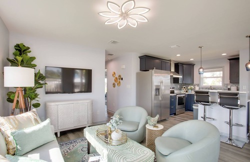 Iona House | Sunny Fort Myers Home: Golf, Shop & Relax!