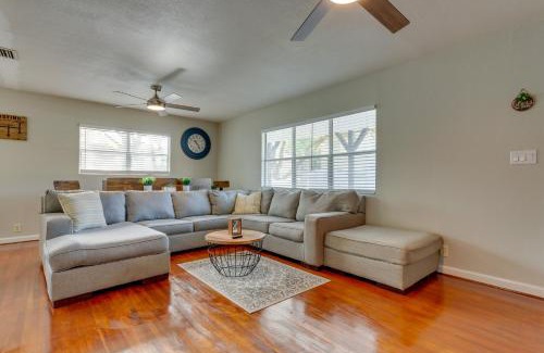 Wright House | Sunny Fort Walton Beach Vacation Rental with Yard!