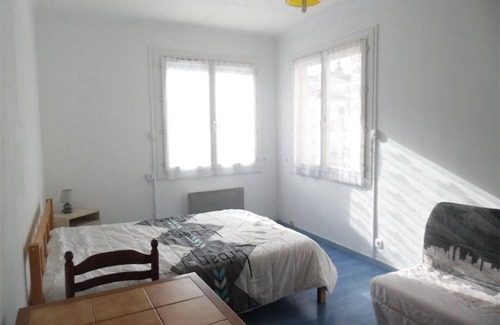 Amelie-les-Bains-Palalda Apartment | Sunny 2-Bedroom Apartment with Balcony & Optional Parking in Amélie-les-Bains