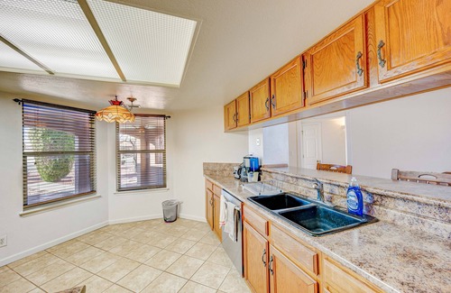 Taylor Ranch House | Sunny, functional, Central NW -Super Clean