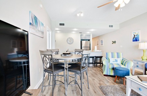 Panama City Beach Condo | Sunny getaway at the beach with furnished balcony, pool & fitness room