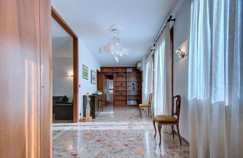 Cannaregio Apartment | SUNNY Ghetto CANALVIEW