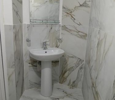 Gjirokaster Apartment | Sunny Guest House