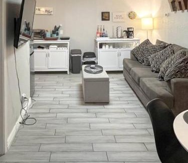Phoenix Apartment | Sunny Guest Suite with large backyard - Pets Welcome