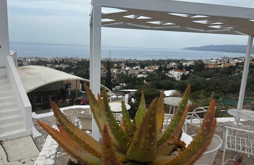 Piskopiano Apartment | Sunny hideaway in Chersonisos