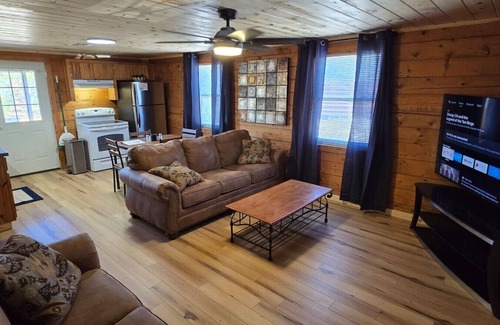 Sulphur Cabin | Sunny Hill - Tucked away in a cove near Lake of the Arbuckles