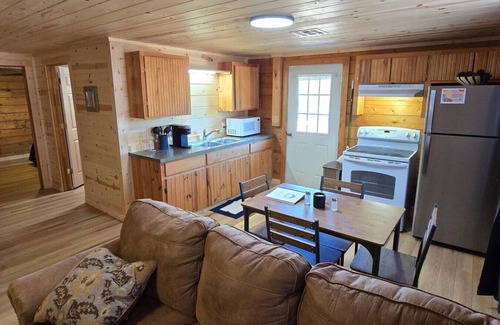 Sulphur Cabin | Sunny Hill - Tucked away in a cove near Lake of the Arbuckles