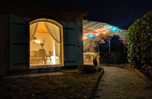 Lalbenque House | Sunny holiday in the quiet countryside with pool.