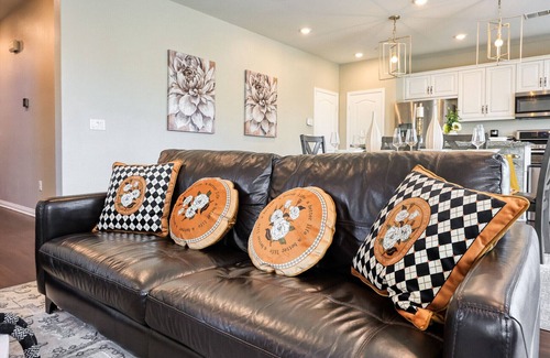 Ontario House | Sunny home