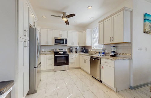 Fort Walton Beach - Destin House | Sunny home with great outdoor space, pool & tennis courts - walk to the beach