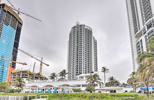 Sunny Isles Beach Condo | Sunny Isles Beach High Rise w/Beach & Pool Access