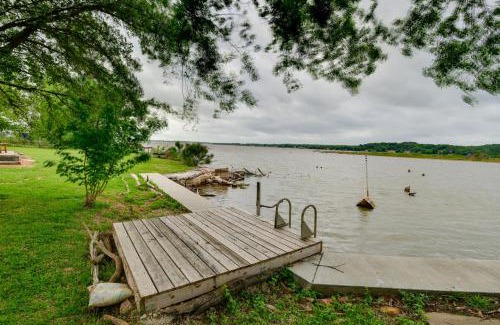 Dennis House | Sunny Lakefront Family Paradise with Deck and 2 Kayaks