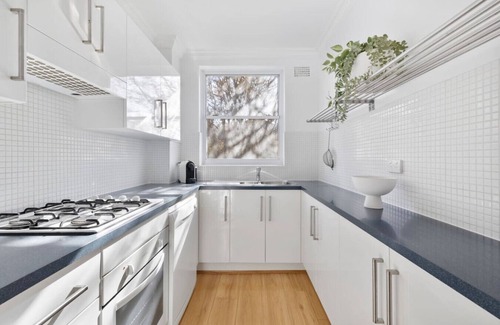 Manly Apartment | Sunny Manly Escape 2 min to beach