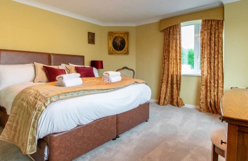 Llanrhidian House | Sunny Marshes in the beautiful Swansea