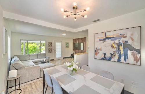 Miami Shores House | Sunny Miami Stay - Pool - BBQ - Centrally Located