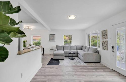Miami Shores House | Sunny Miami Stay - Pool - BBQ - Centrally Located