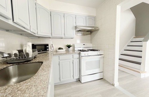 Brooklyn House | Sunny Modern 3-Bedroom Duplex w/Outdoor Garden 2 Blocks From Coney Island Beach