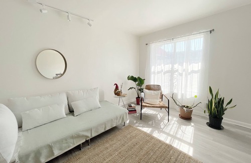 Brooklyn House | Sunny Modern 3-Bedroom Duplex w/Outdoor Garden 2 Blocks From Coney Island Beach