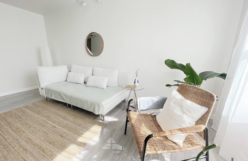 Brooklyn House | Sunny Modern 3-Bedroom Duplex w/Outdoor Garden 2 Blocks From Coney Island Beach