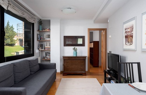 Oviedo City Centre Apartment | Sunny, modern apartment | Walk everywhere | Sleeps 4