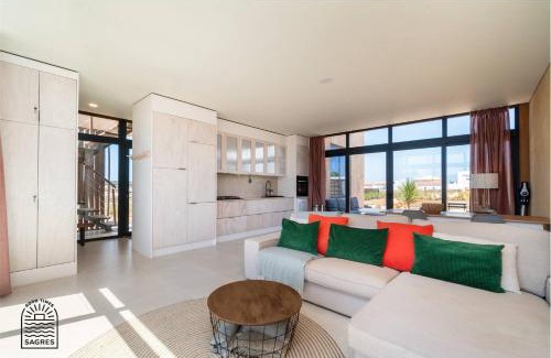 Sagres House | Sunny, modern villa with terraces and garden