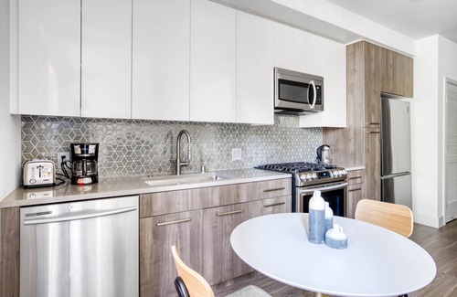 Mountain View Apartment | Sunny Mountain View Studio w/Gym & W/D, near 280 & 101, by Blueground