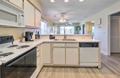 Carolina Forest Condo | Sunny Myrtle Beach Condo with Resort Amenities!