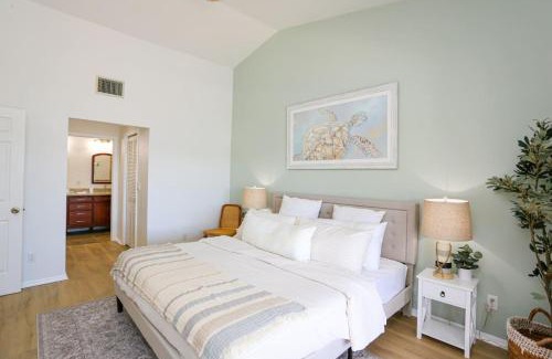 Naples House | Sunny Naples 3BR Retreat with Solar Heated Pool and BBQ