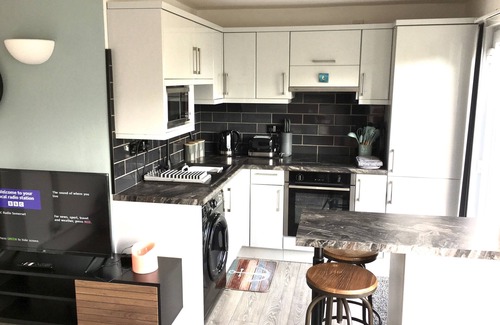 Downderry Apartment | Sunny Nook Beach Life - Stylish Micro Apartment
