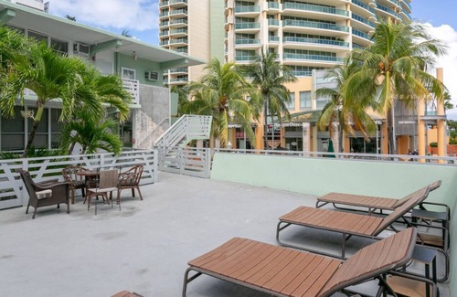 South Beach Condo | Sunny Ocean Dr Condo, w/2 Queen Beds, South Beach