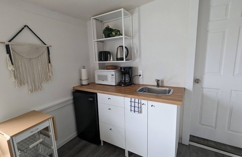 Cornwall Apartment | Sunny one bedroom apartment, Central Location