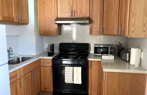 South Berkeley Apartment | Sunny one bedroom apartment in S.Berkeley/Oakland